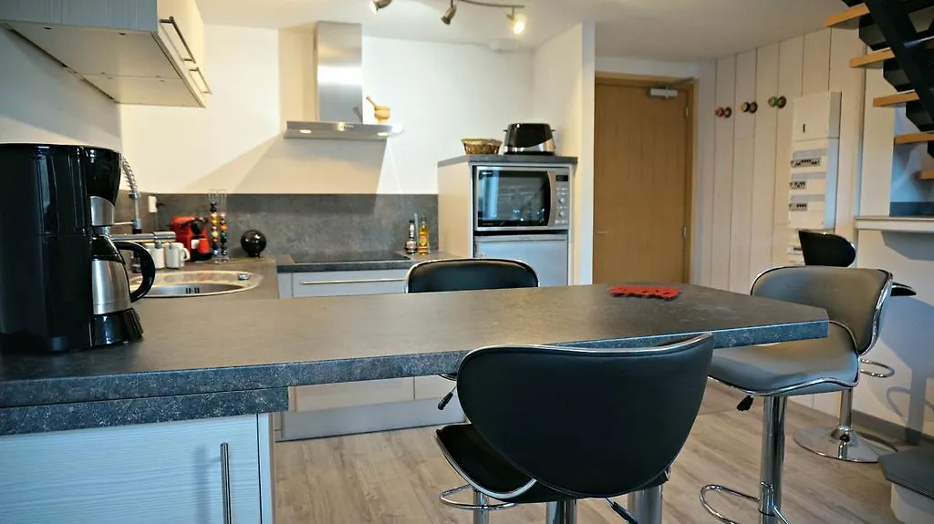 Little Suite - Nathan Lille Apartment